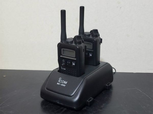 新しいブランド アイコム ICOM BC-200 2口タイプ充電器 fisd.lk