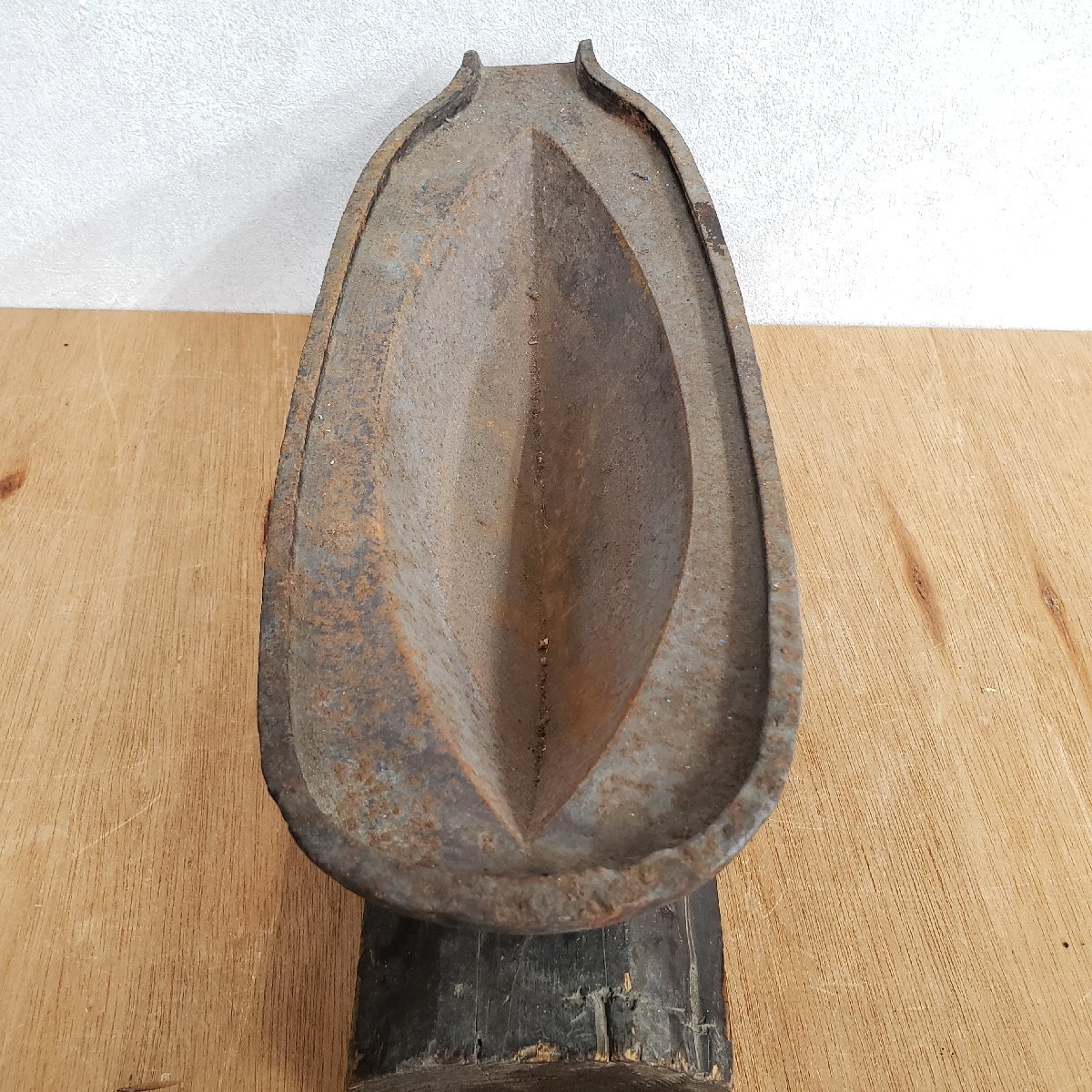 驚きの値段で 幅40cm 大きい薬研 高さ17cm 古民具 アイアン 鉄製 重さ6kg その他