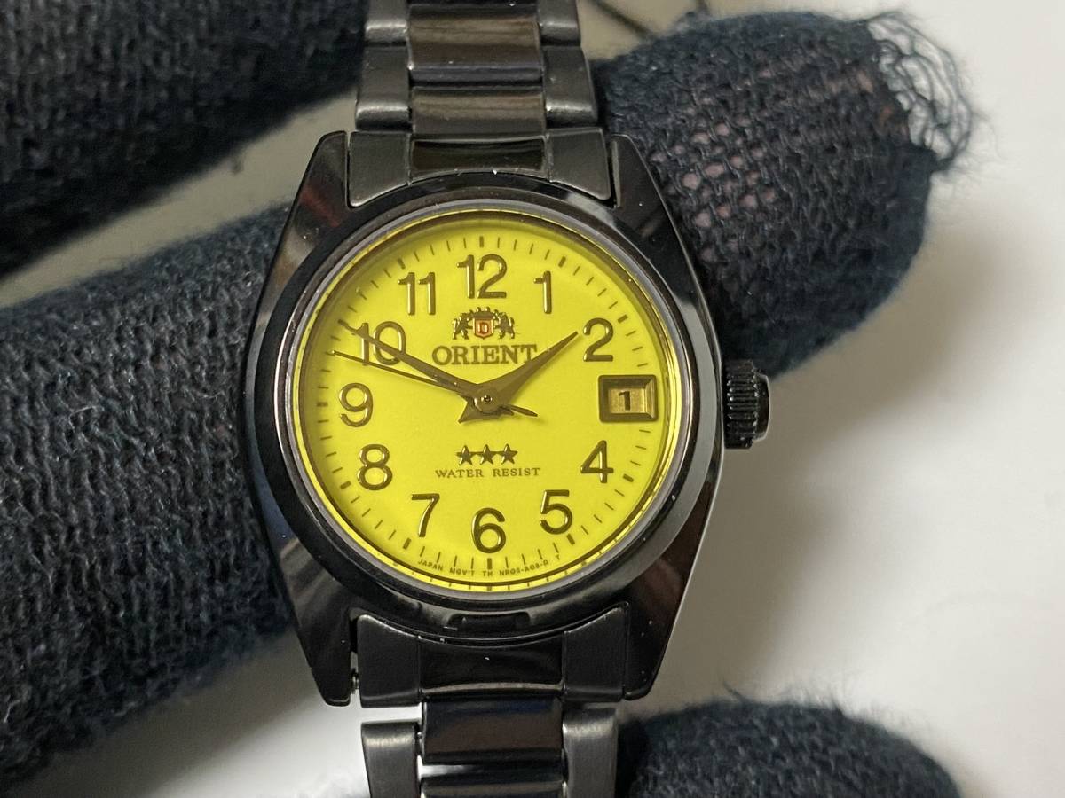 新作人気 ORIENT オリエント スリースターズ レディース 自動巻き イエロー / ブラック WV0391NR 腕時計 展示未使用品 その他