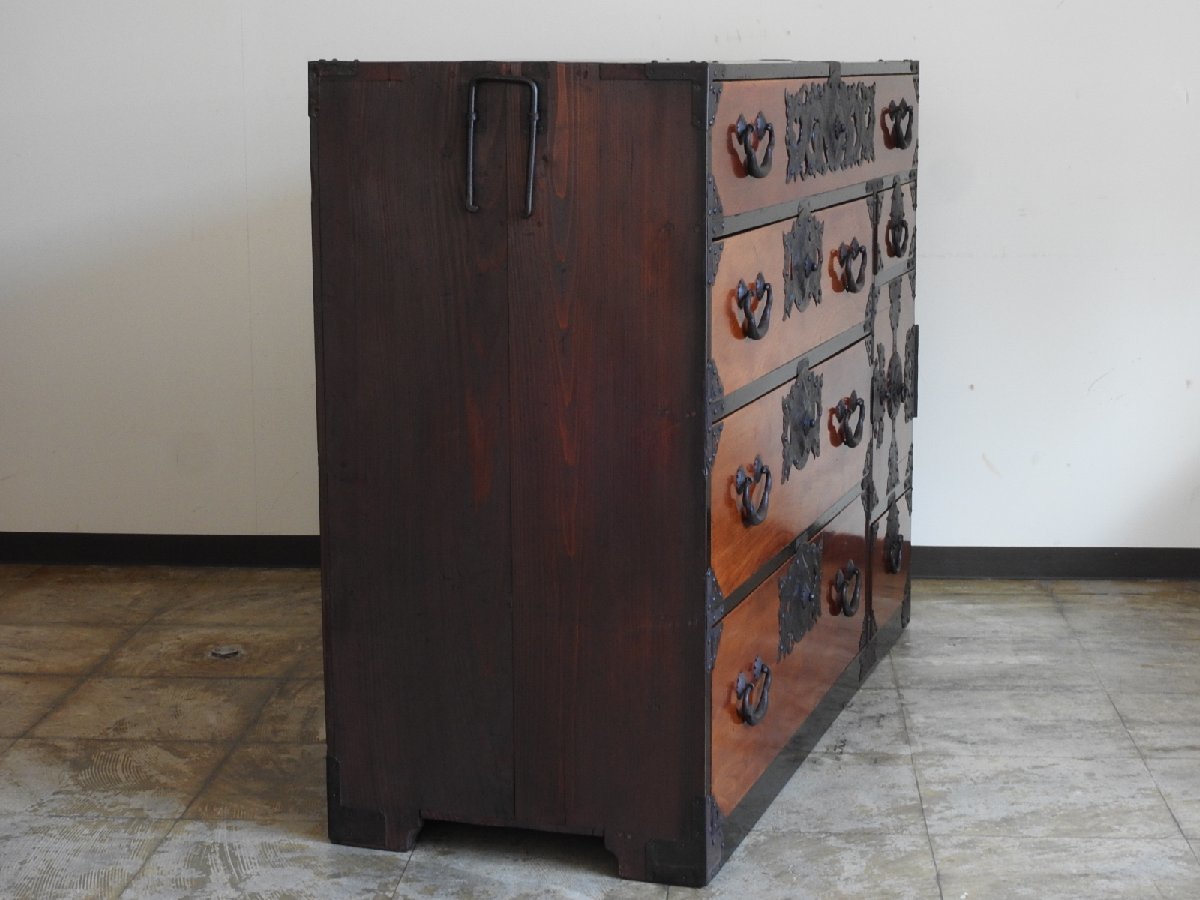 明治期 仙台地方 欅製 唐草金具 時代箪笥 鍵付き 太鼓鋲 HK-a-02151