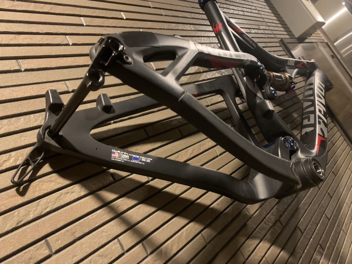 PIVOT ピボット Mach5.7 カーボンフレーム　26 or 27.5インチ　Mサイズ_画像4