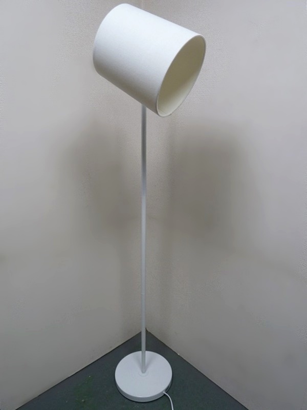 (*BM) floor stand eggshell white height 153.5. simple plain indirect lighting spotlight direction modification possibility stylish modern 