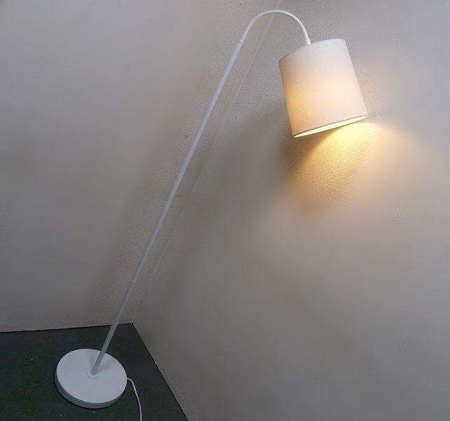 (*BM) floor stand eggshell white height 153.5. simple plain indirect lighting spotlight direction modification possibility stylish modern 