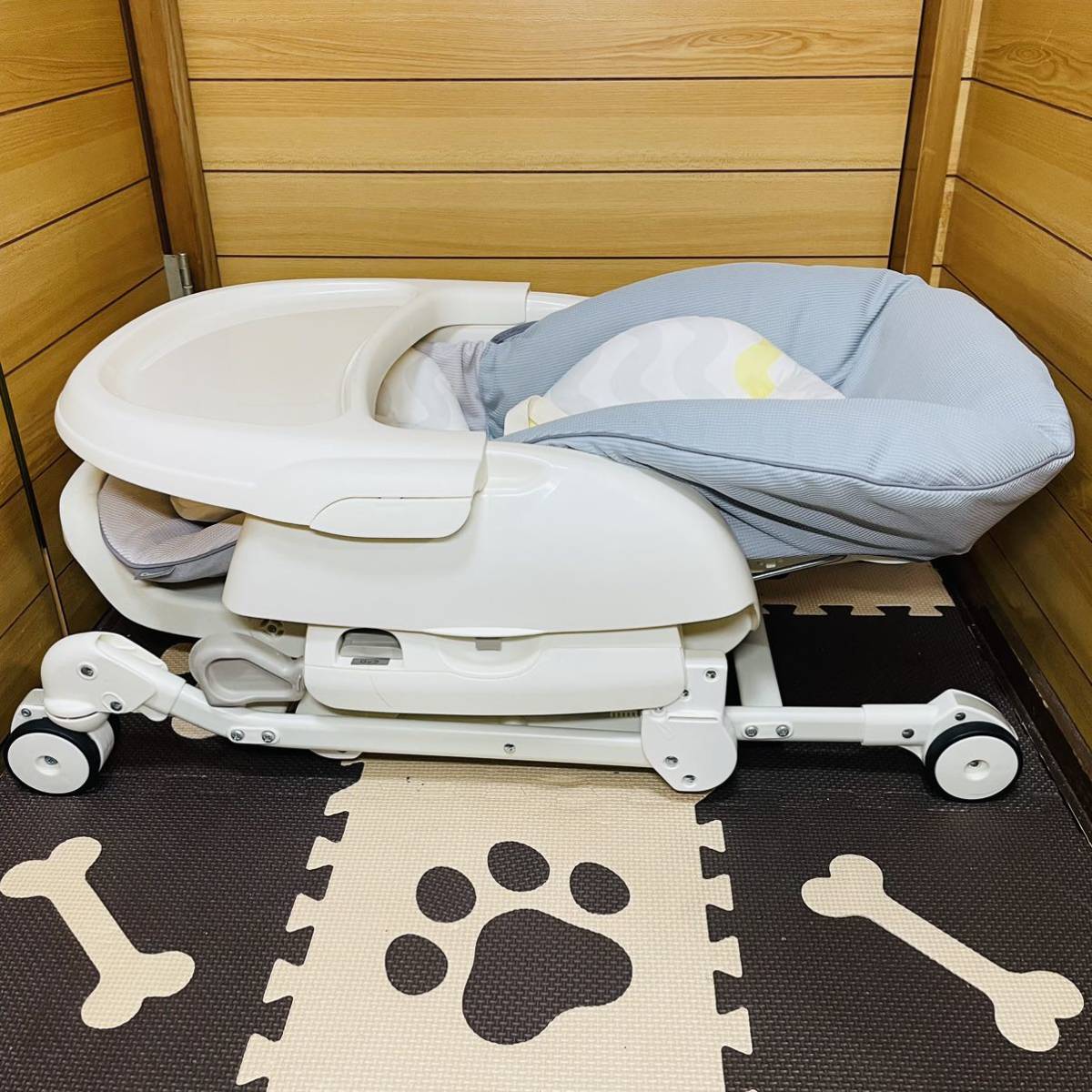 即決 使用3カ月程 美品 combi 付属品完備 ネムリラ 限定モデル ベビー