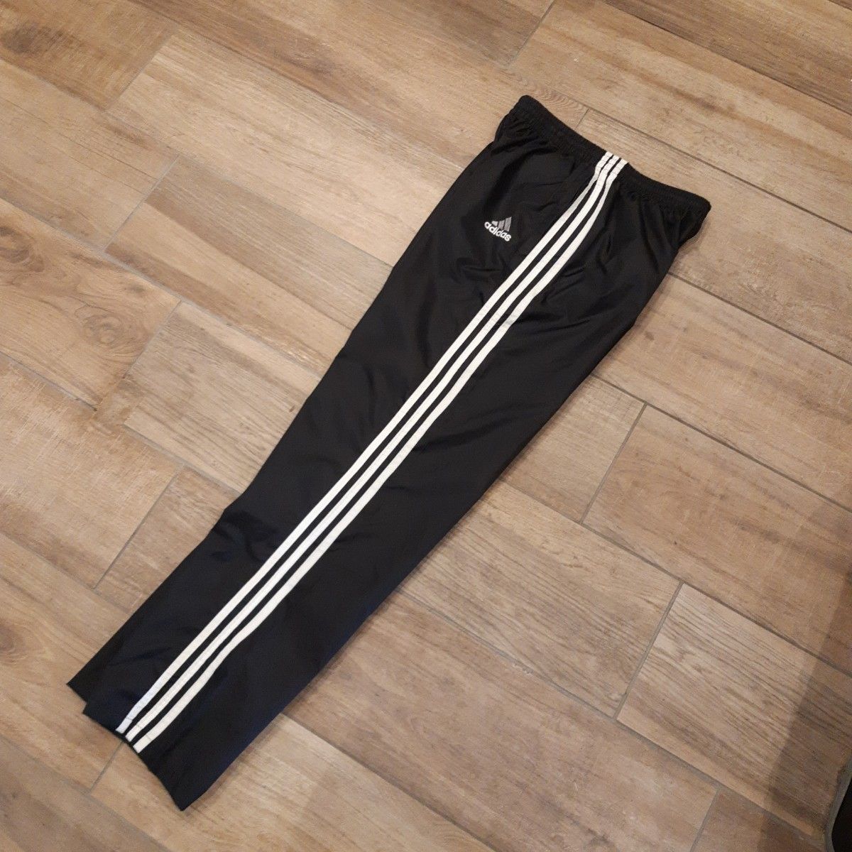 【新品】レア 90s adidas トラックナイロンパンツ　ブラック　万国旗タグ