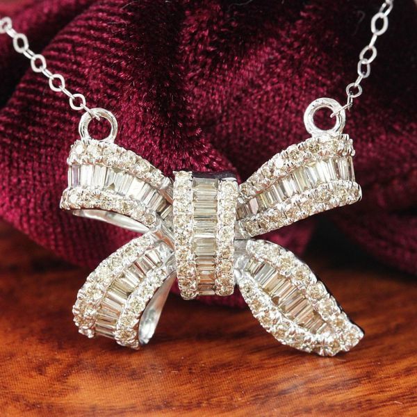 大人可愛い! 1ct 天然 ダイヤモンド K18 WG ホワイトゴールド リボン