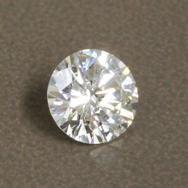 中央宝石研究所鑑定】0.711ct Fカラー VVS-2 VERY GOOD 天然