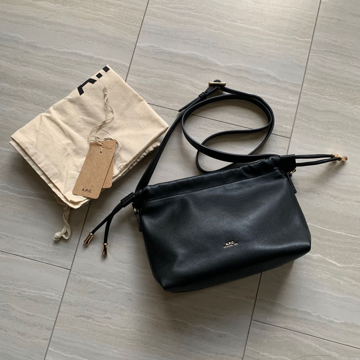 A.P.C 新作 ninon ショルダーバッグ アーペーセー smartpools.pe