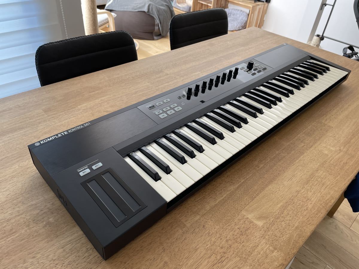 KOMPLETE KONTROL S61 MK1 Native Instruments MIDIキーボード