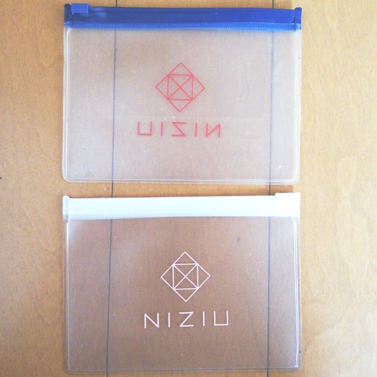 NiziU    カードケース　２個　中古品