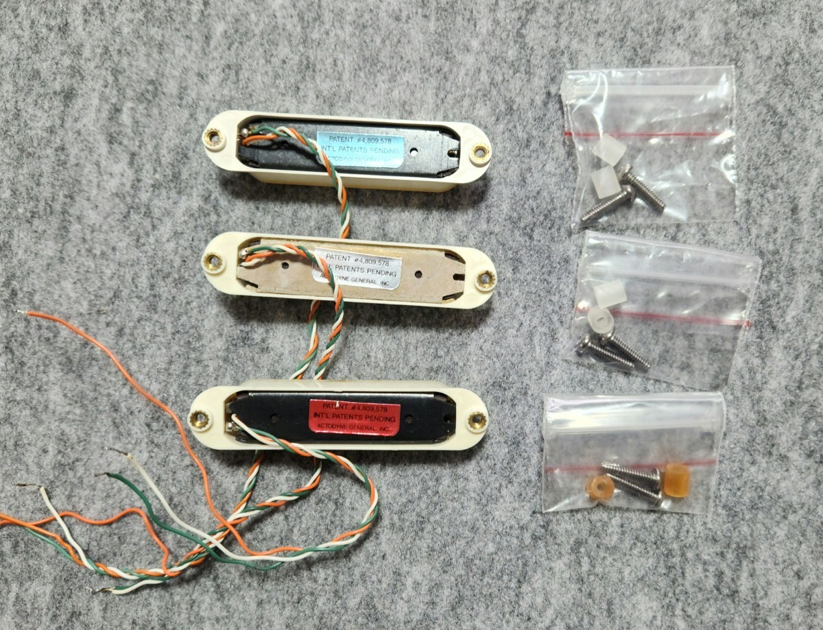 Lace Sensor Blue/Red/Silver 3個セット 90年代AGI期 レース Lace Sensor Blue/Red/Silver 3個セット 90年代AGI期 レース