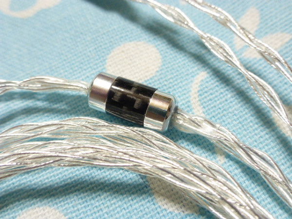 FitEar ケーブル 6N純銀撚り線 + 銀メッキOFC 八芯 ブレイド FitEar ケーブル 6N純銀撚り線 + 銀メッキOFC 八芯 ブレイド
