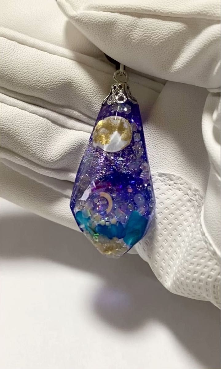 【No.65】ハンドメイド レジンアクセサリー 星空遊泳 シャチ 海 レジン ネックレス ペンダント 