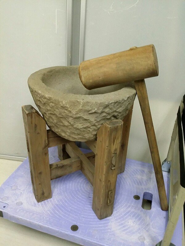 直接引取限定 メーカー不明 石臼 杵 木製台 餅つき セット 正月
