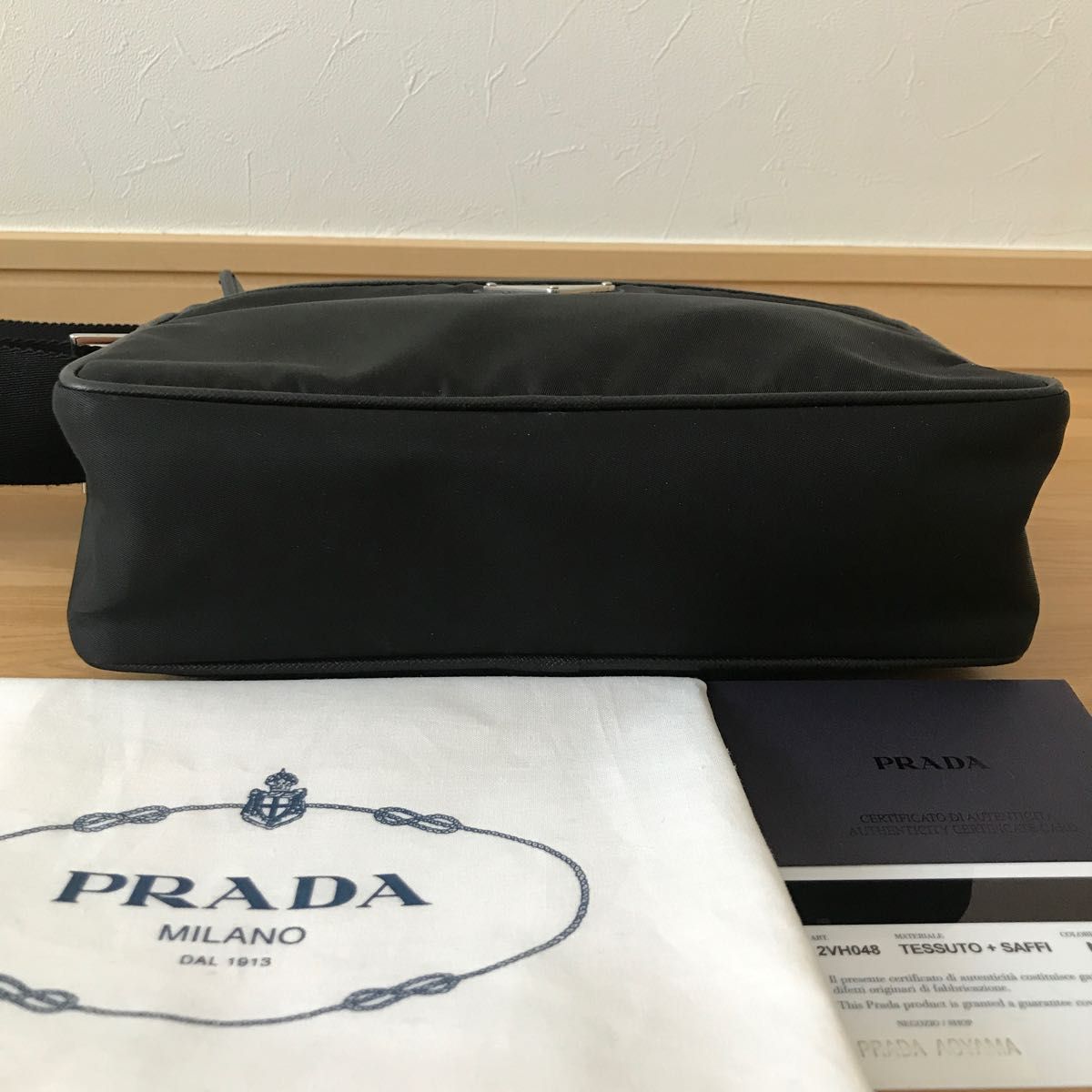 新品同様 極美品 PRADA プラダ メンズ ショルダーバッグ 斜め掛け