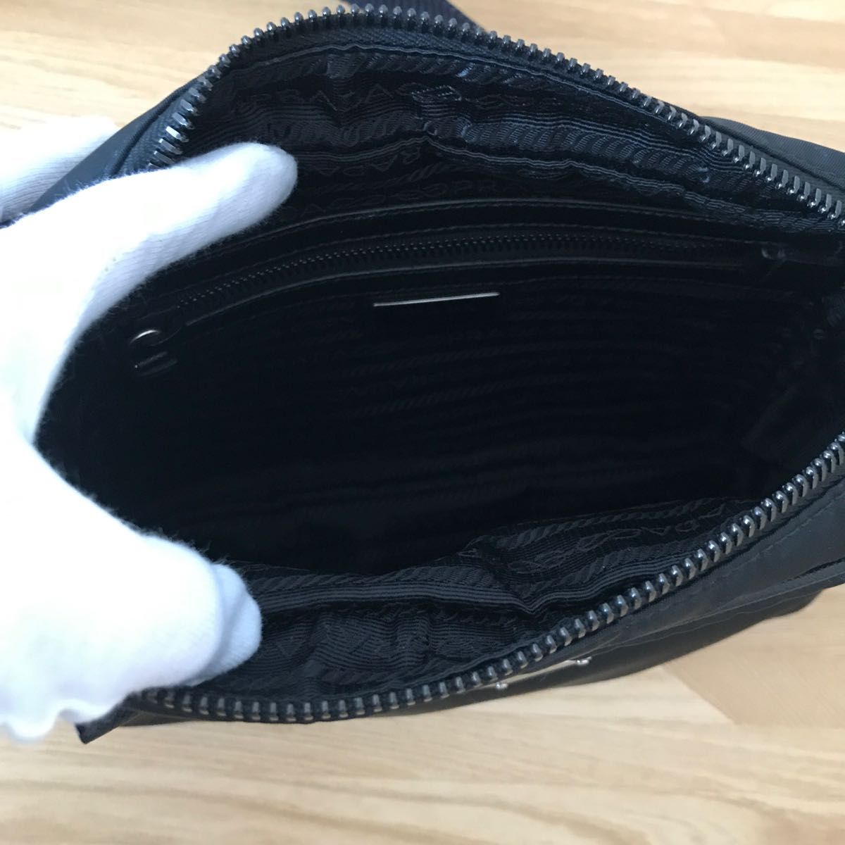 新品同様 極美品 PRADA プラダ メンズ ショルダーバッグ 斜め掛け