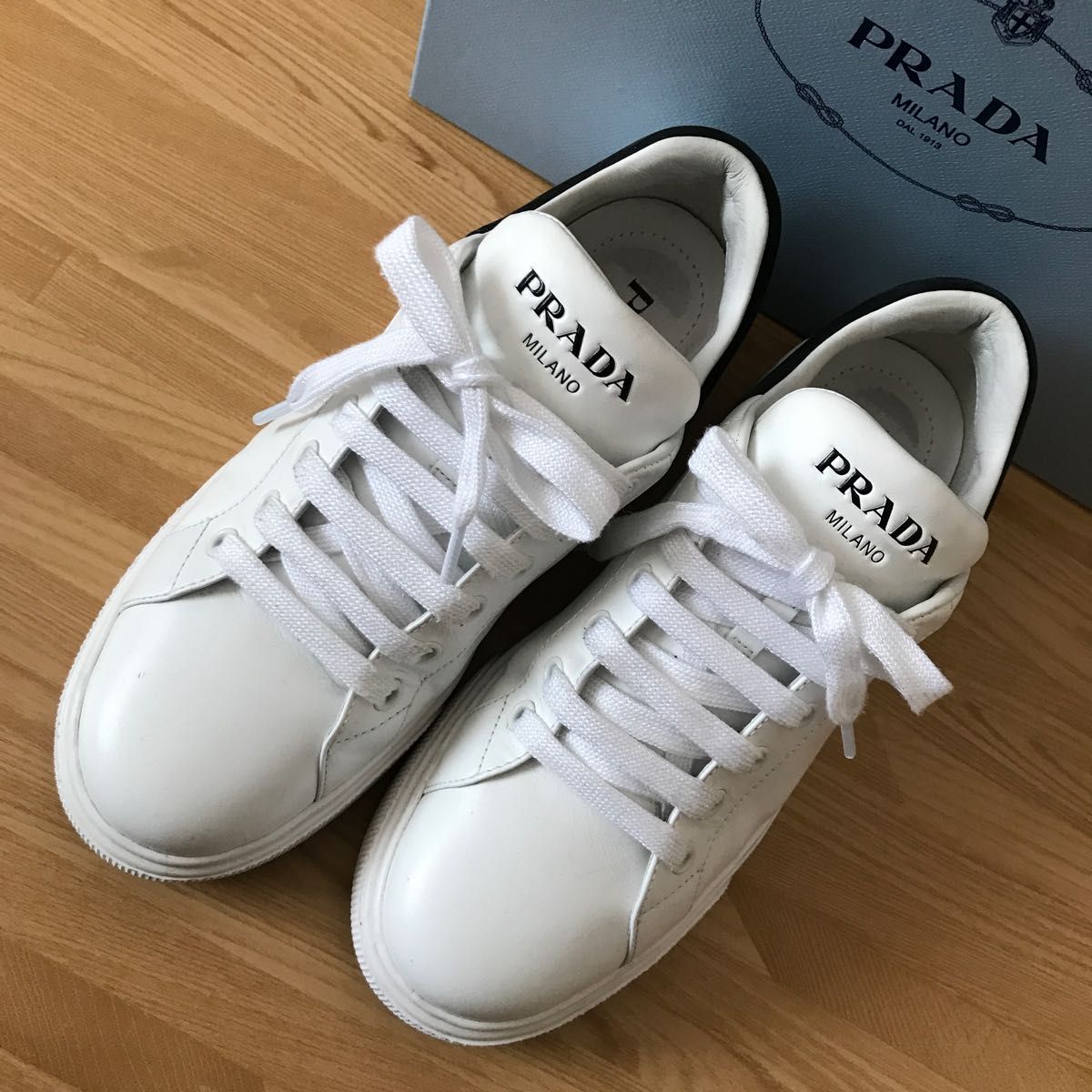 極美品 PRADA プラダ レザー スニーカー ホワイト 37ハーフ 24 5