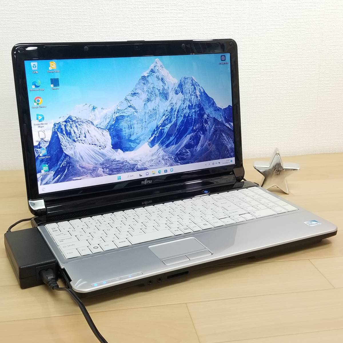 ☆美品☆新品SSD240GB搭載/メモリ4GB/無線 Wi-Fi/Webカメラ/Office