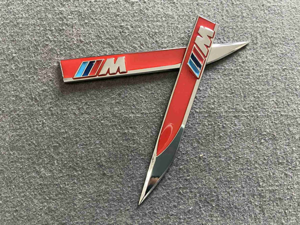 BMW ///M  красный   кузов бок   наклейка   сделано из металла    автомобиль  для  наклейка    машина  наклейка   эмблема   доставка бесплатно  2 шт.  комплект  