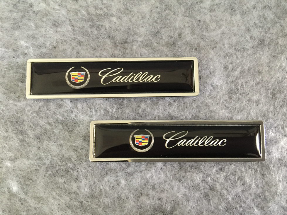 キャデラック Cadillac 車用デカール カーステッカー プレート エンブレム フェンダーバッジ シール 傷を隠す 2枚セット　25番_画像1