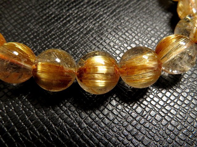 高品質g2000円☆黄金【タイチンルチル】水晶ブレスレットM☆10