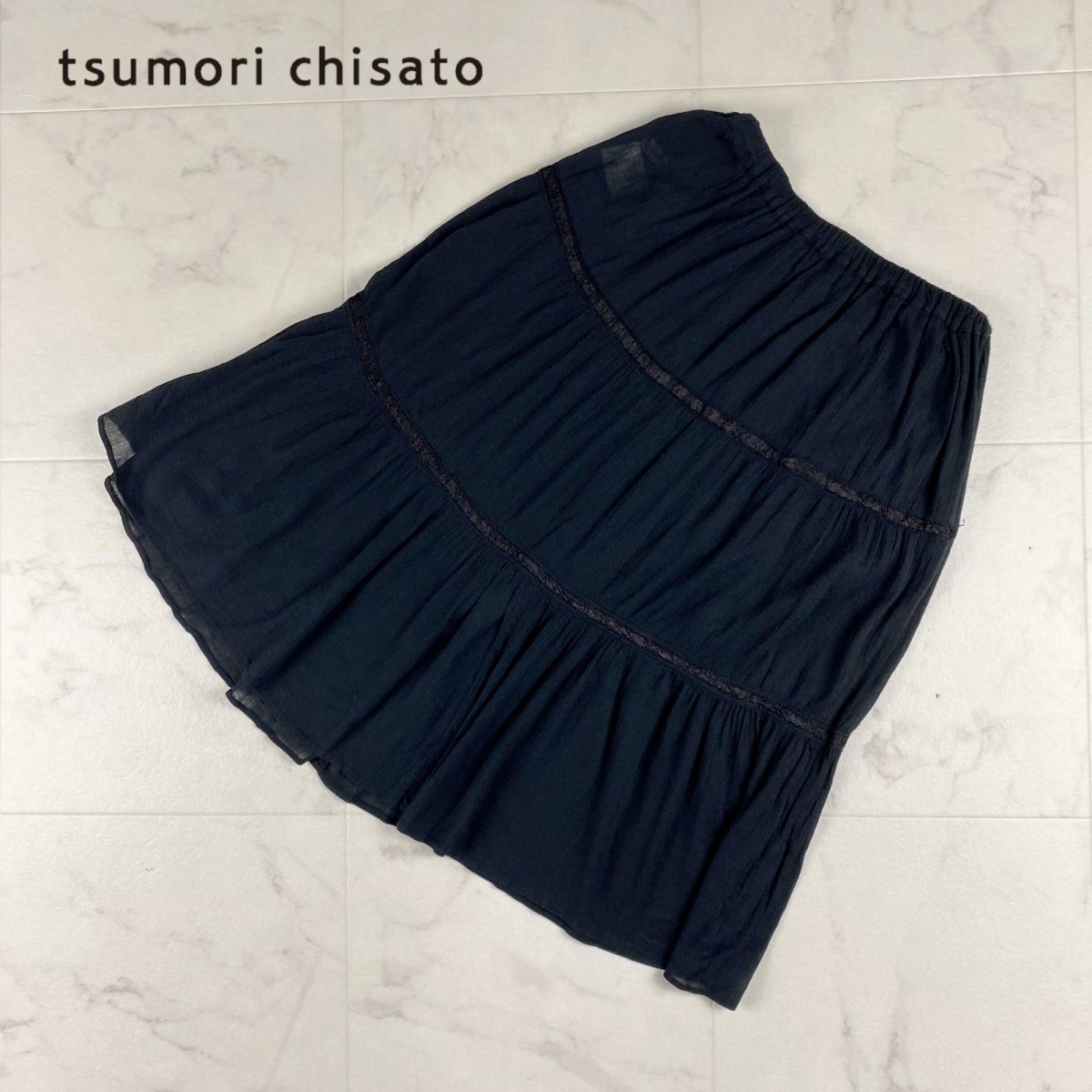 美品 TSUMORI CHISATO ツモリチサト ティアード ギャザーフレアスカート 膝丈 裏地なし レディース ボトムス 黒 ブラック サイズ2*BC54_画像1