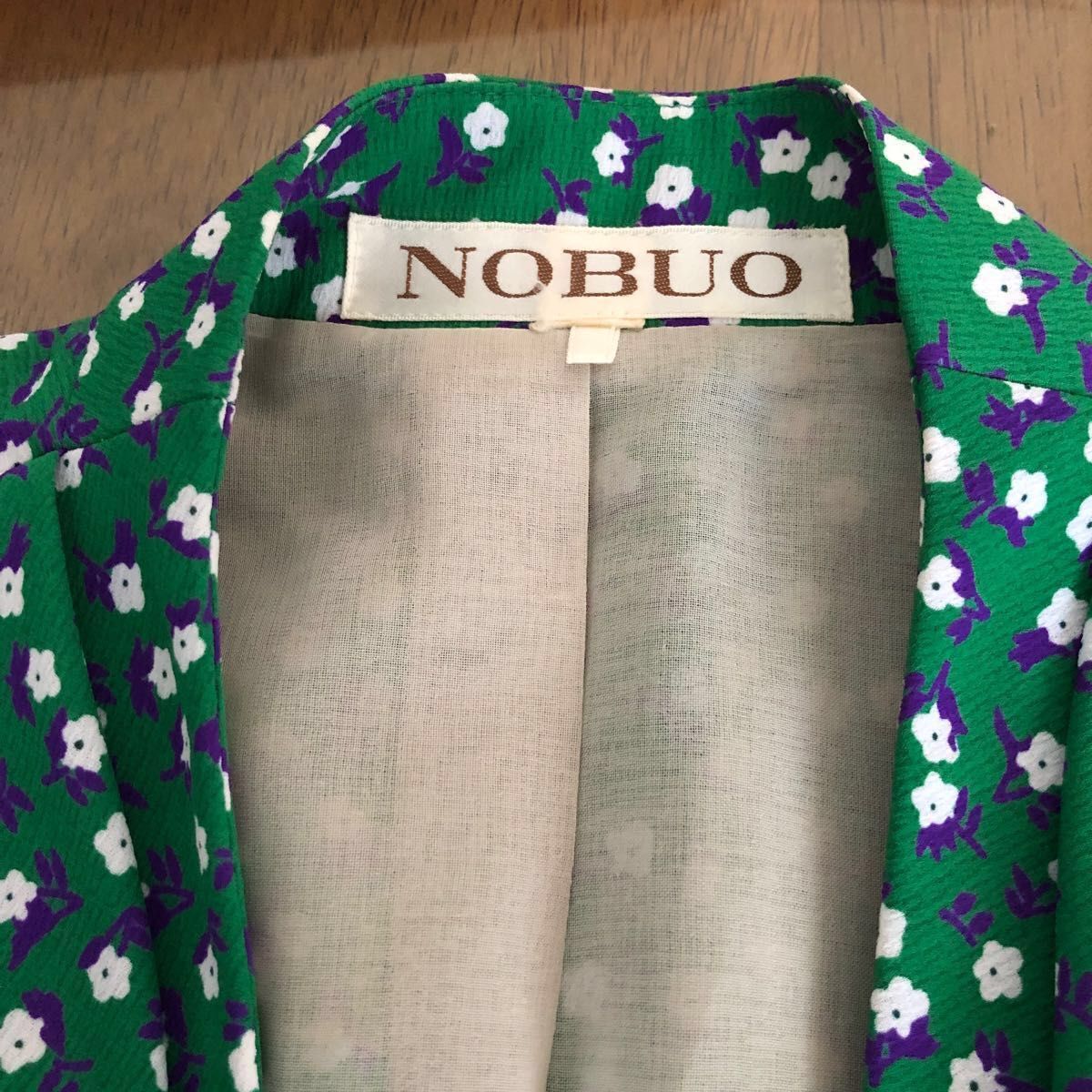 中古品　皇室御用達のデザイナーズブランド　　百貨店高級婦人服　　NOBUO    半袖　LLサイズレディーストップス