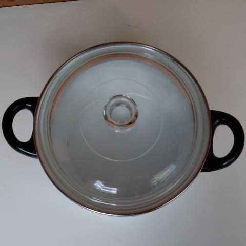 美品　昭和レトロ　両手鍋 ホーロー ガラス蓋 ホーロー鍋 21cm とても使い勝手の良いサイズです!_画像2