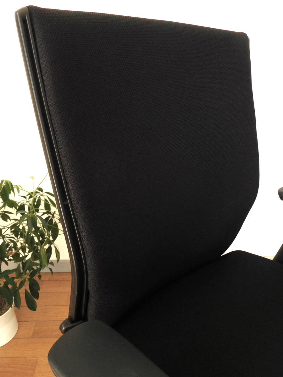 ◆OKAMURA エスクードチェア/ハイバック・アジャスト肘◆オカムラ11.8万 美品ブラック高機能OA椅子 名作モダン リモートワーク検:バロン黒_ハイバック・クッションタイプ