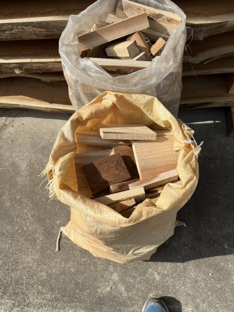  игольчатое дерево дрова .. дерево кемпинг дровяная печь gala пакет много сухой материал примерно 12 kilo самовывоз Chiba 
