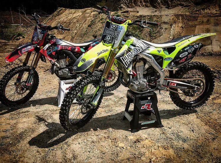 モトクロス 最新型! KX250 KX450 KX250XC KX450XC(16-23年)フォークカバーset Ｒ-TECH(イタリア製)蛍光緑色 在庫あり即納! エンデュ－ロ_FMXライダー使用例(2017年・江原兄弟)