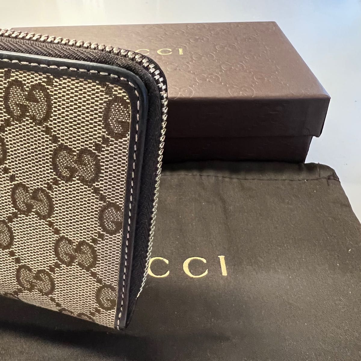 新品同様! グッチ GUCCI 財布 長財布 GGキャンバス ラウンドファスナー