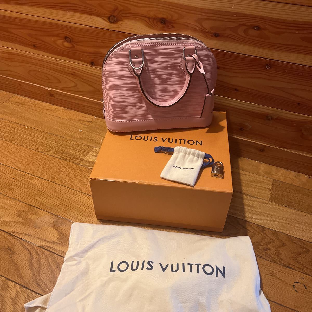 LOUIS VUITTON ルイヴィトン ハンドバッグ アルマ エピ traversebayim.com