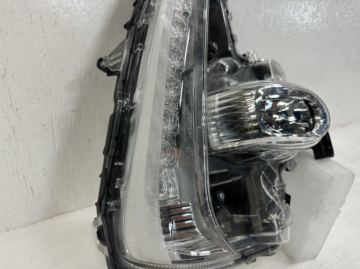 5A27 プリウス PHV ZVW52 純正 ターンシグナル フォグランプ 右 KOITO