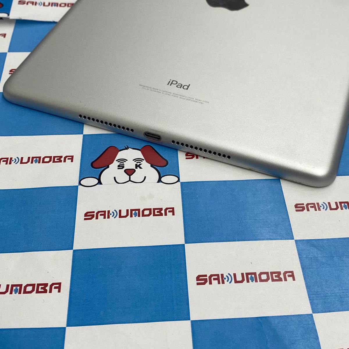 最大56%オフ! iPad第6世代32GB元Docomo 打痕ありですが とっても綺麗