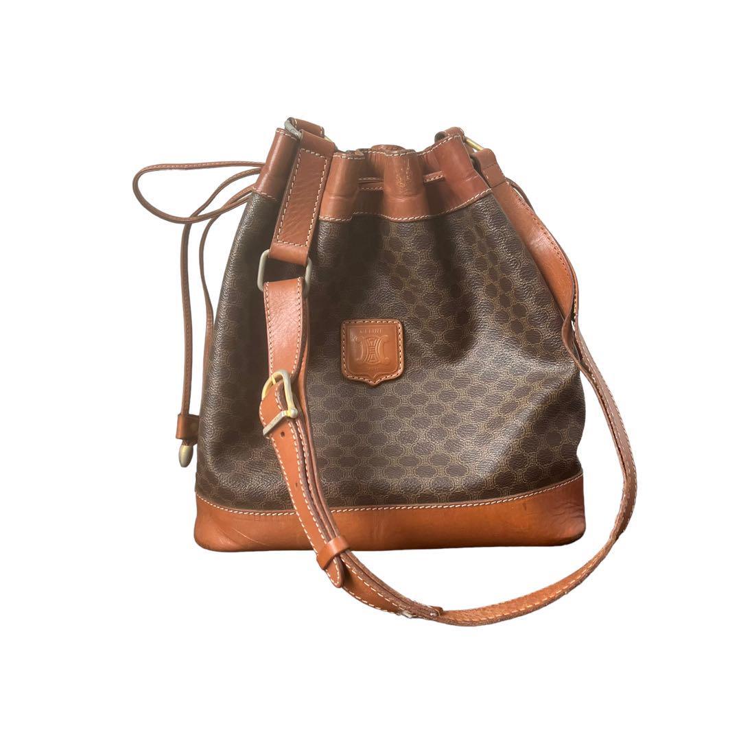 品質は非常に良い CELINE ショルダー 肩掛け マカダム トリオンフ 巾着