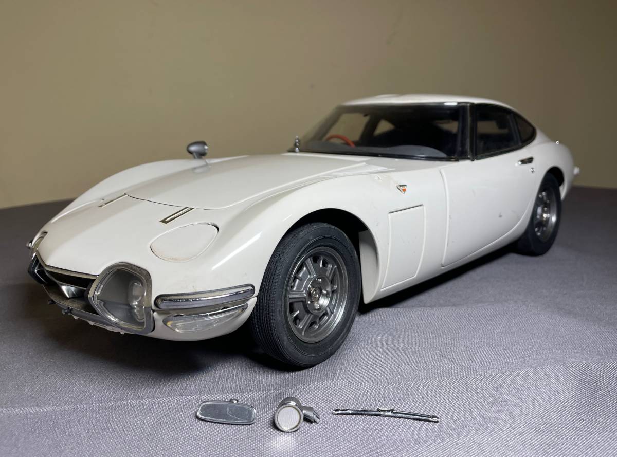 011/古いミニカー☆デアゴスティーニ 1/10 トヨタ2000GT完成車☆難あり