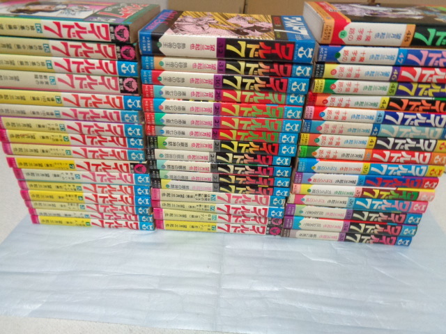 送料込】望月三起也『ワイルド7』全48巻+『新ワイルド7』全14巻+『続新ワイルド7』全2巻★計64冊