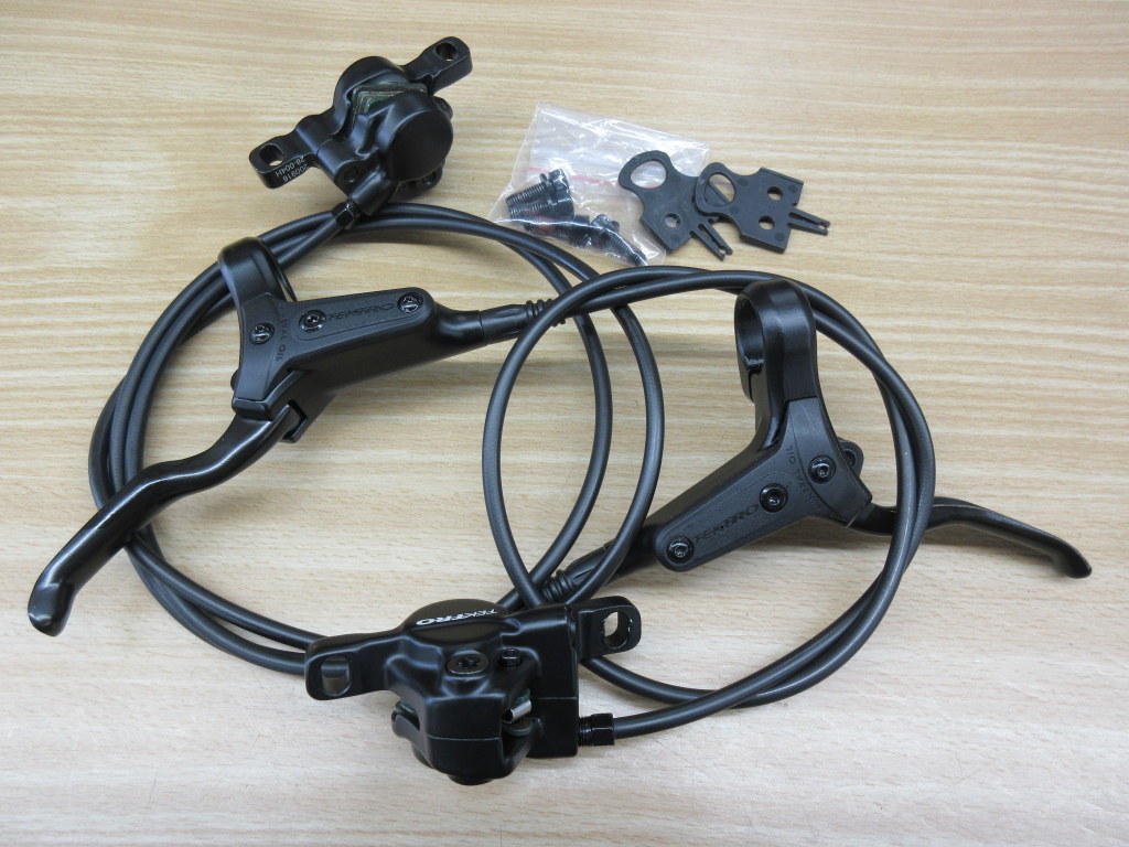 TEKTRO TKD143 油圧ディスクブレーキ 前後セット 新車取り外し品 TEKTRO TKD143 油圧ディスクブレーキ 前後セット 新車取り外し品