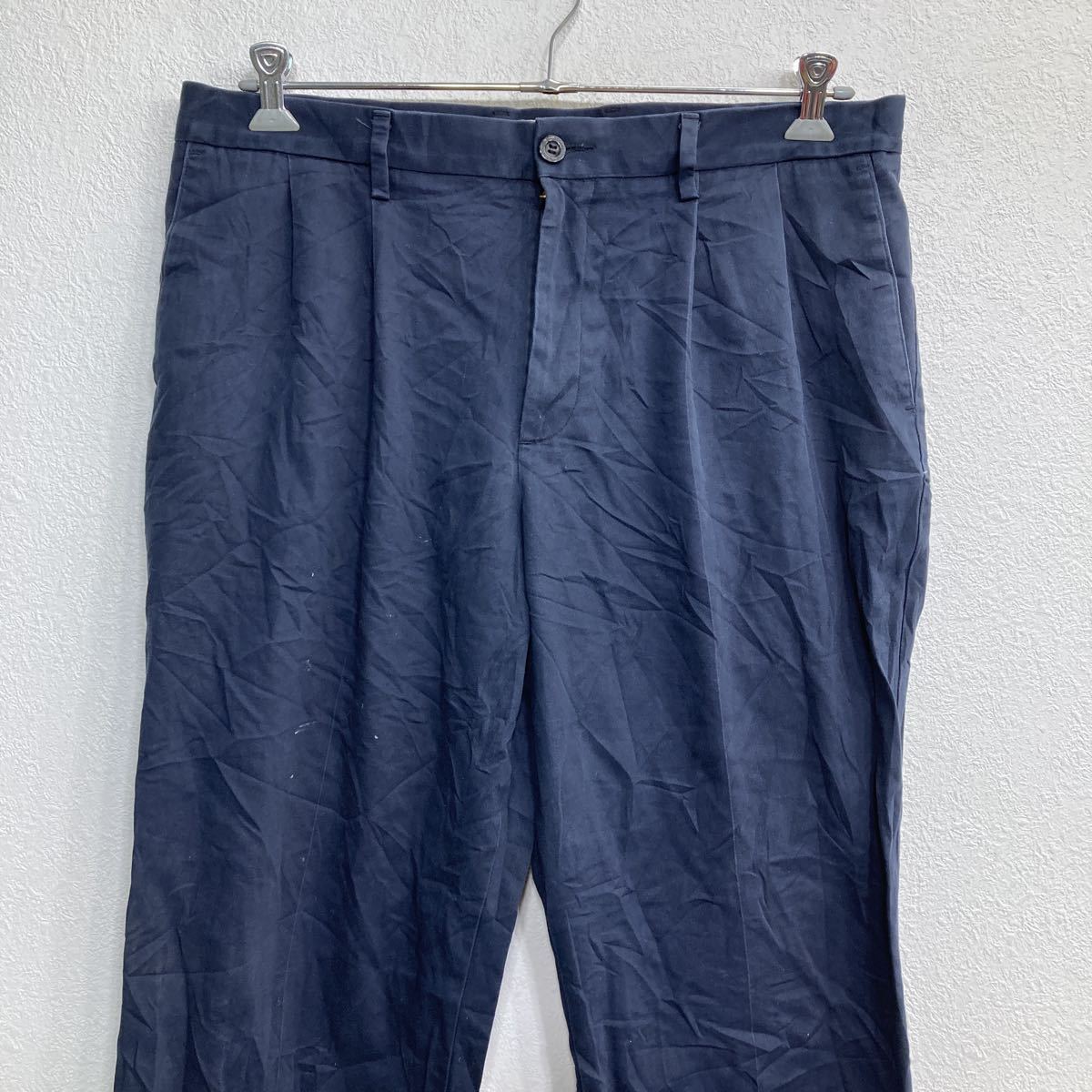 DOCKERS チノパン W36 ドッカーズ クラシックフィット タック ビッグサイズ ネイビー 古着卸 アメリカ仕入 2304-479_画像2