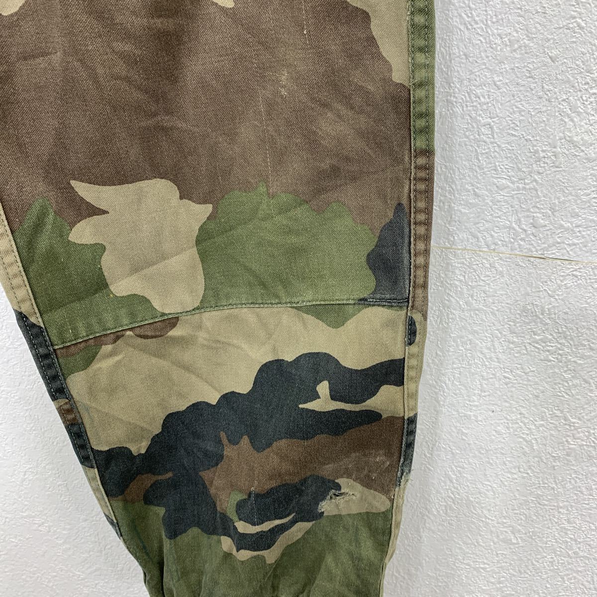  cargo pants W28 camouflage camouflage total pattern khaki olive color old clothes . America buying up 2304-1607