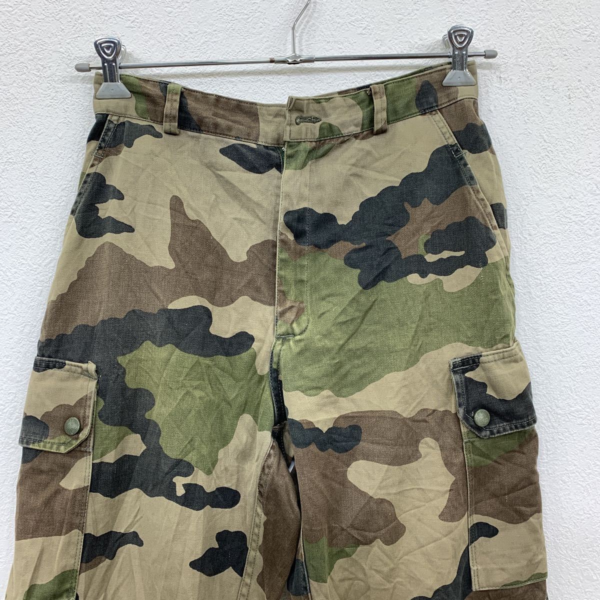  cargo pants W28 camouflage camouflage total pattern khaki olive color old clothes . America buying up 2304-1607