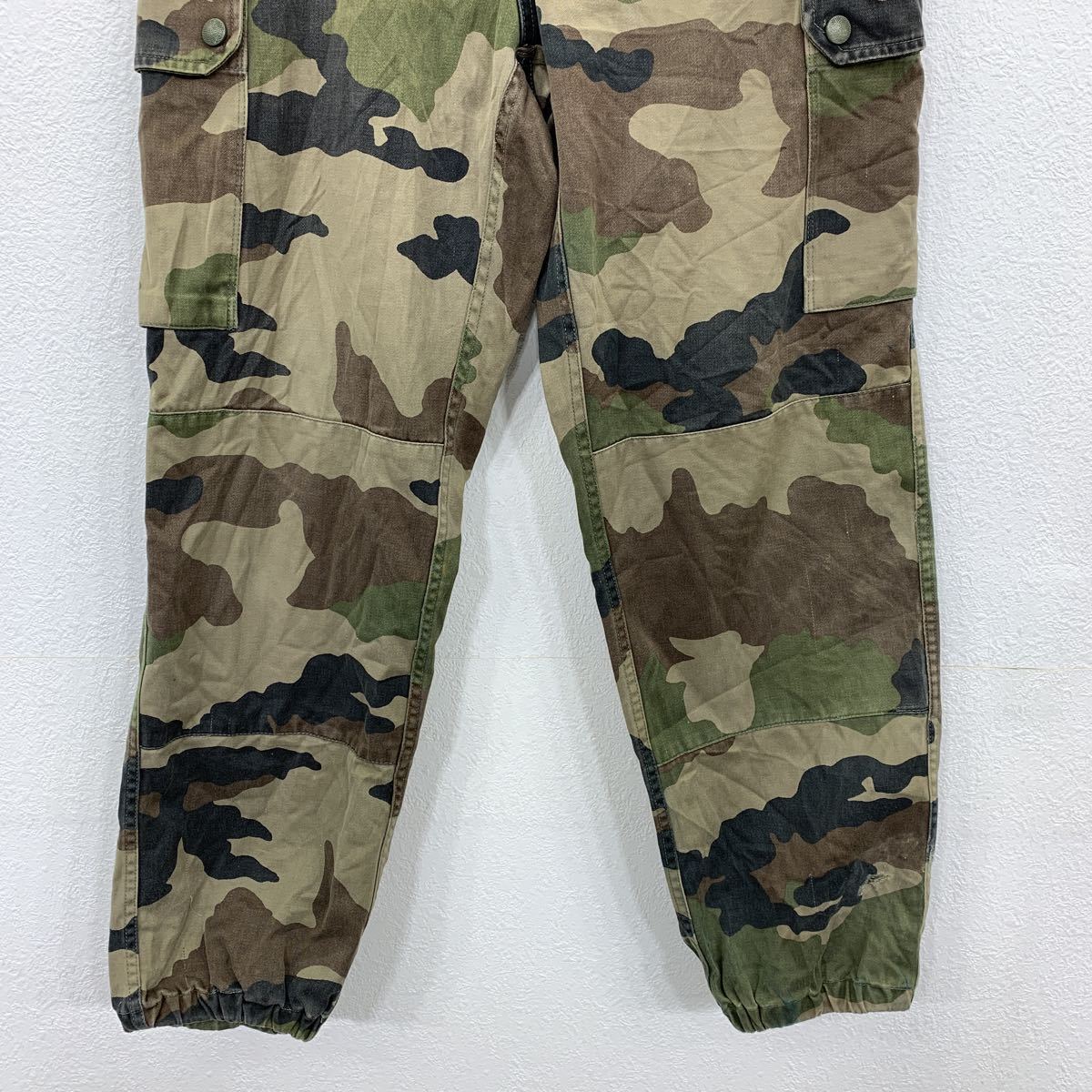  cargo pants W28 camouflage camouflage total pattern khaki olive color old clothes . America buying up 2304-1607