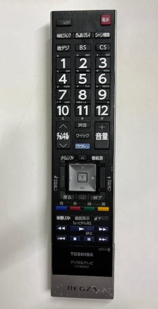 東芝　液晶TV用リモコン CT-90442 中古 電池蓋欠品　全ボタン赤外線発光確認済み_画像1