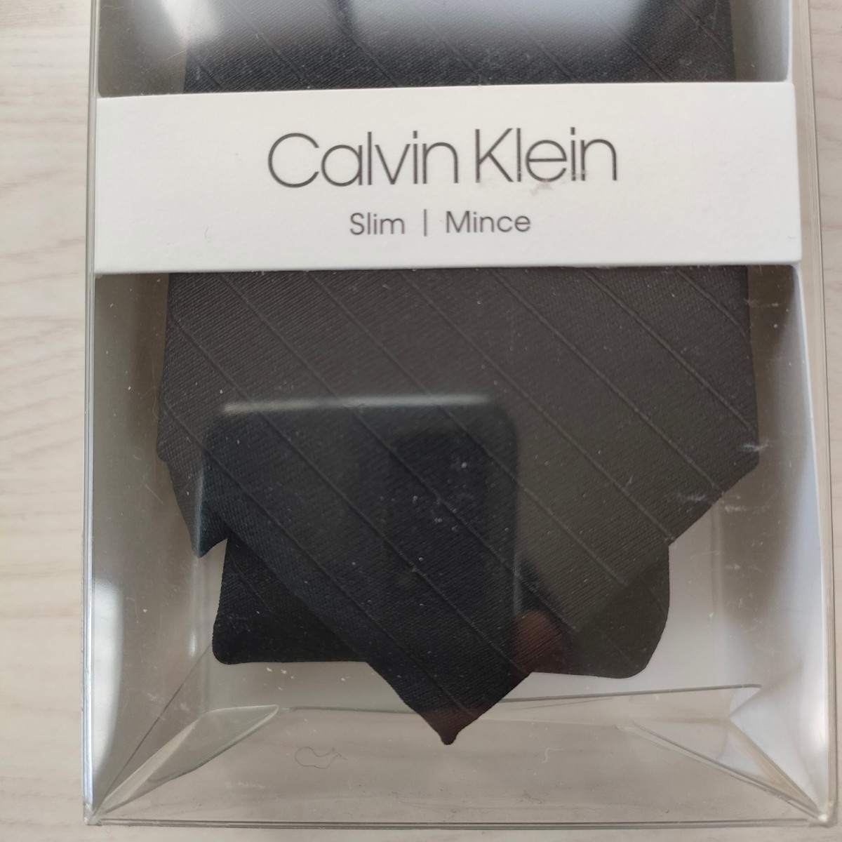 カルバンクライン（Calvin Klein)41ネクタイ新品　未使用　箱付き　未開封品付属品箱、クリアケース_画像2