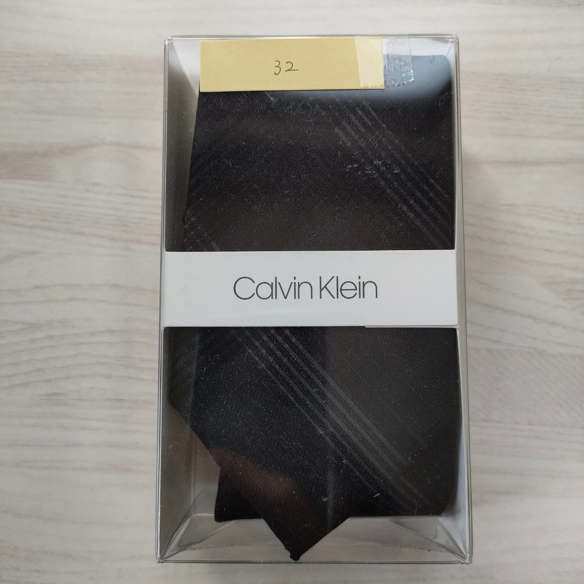 カルバンクライン（Calvin Klein)32ネクタイ新品　未使用　箱付き　未開封品付属品箱、クリアケース_画像1