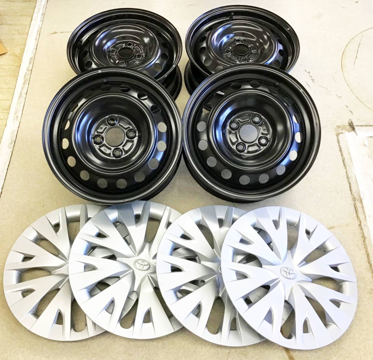 欲しいの トヨタヤリスZ 純正アルミホイールキャップ 15インチ
