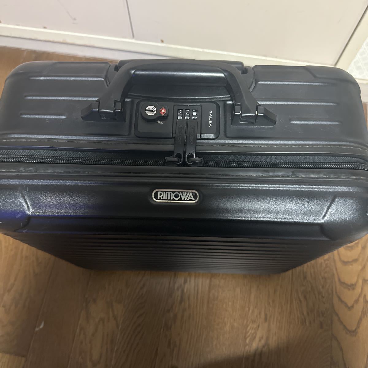 RIMOWA リモワ SALSA ビジネス トローリー サルサ 25L 廃盤　キャリーバッグ 機内持込　マットブラック　希少　2輪　エッセンシャル_画像3