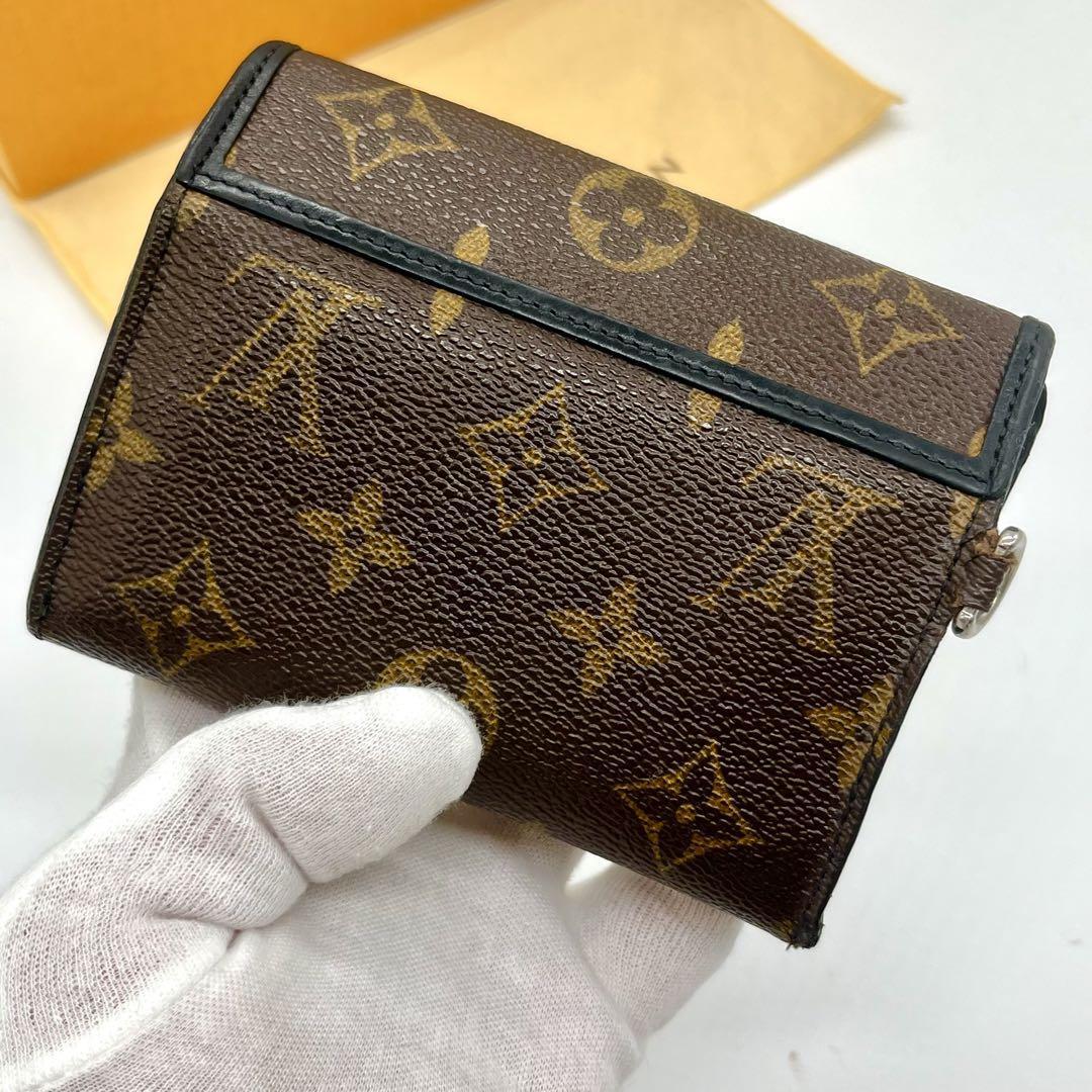 恵みの時 LOUIS VUITTON マカサー コンパクトウォレット