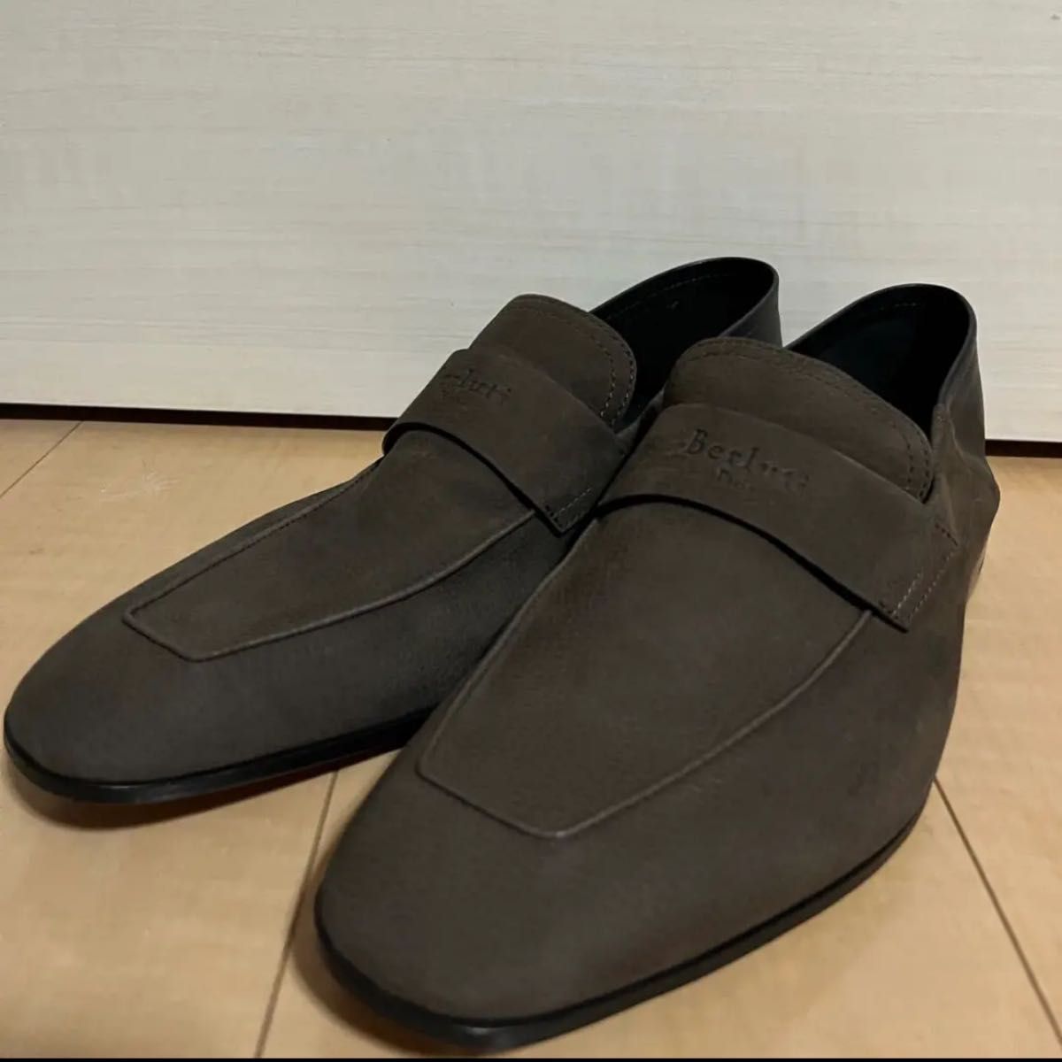 新発売 ベルルッティ スエード rahathomedesign.com